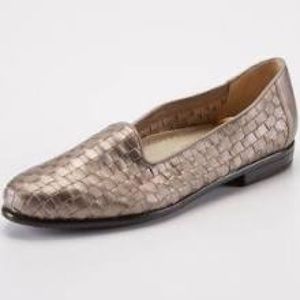 Trotters Liz Woven Loafer